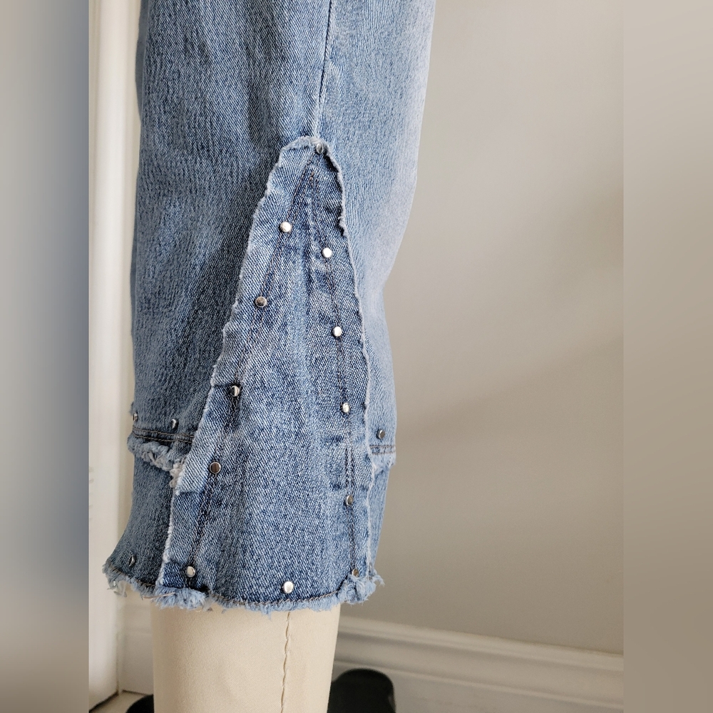 Y2K LIQUID JEANS capri length stretch denim with silver studs and fraying - Picture 4 of 14